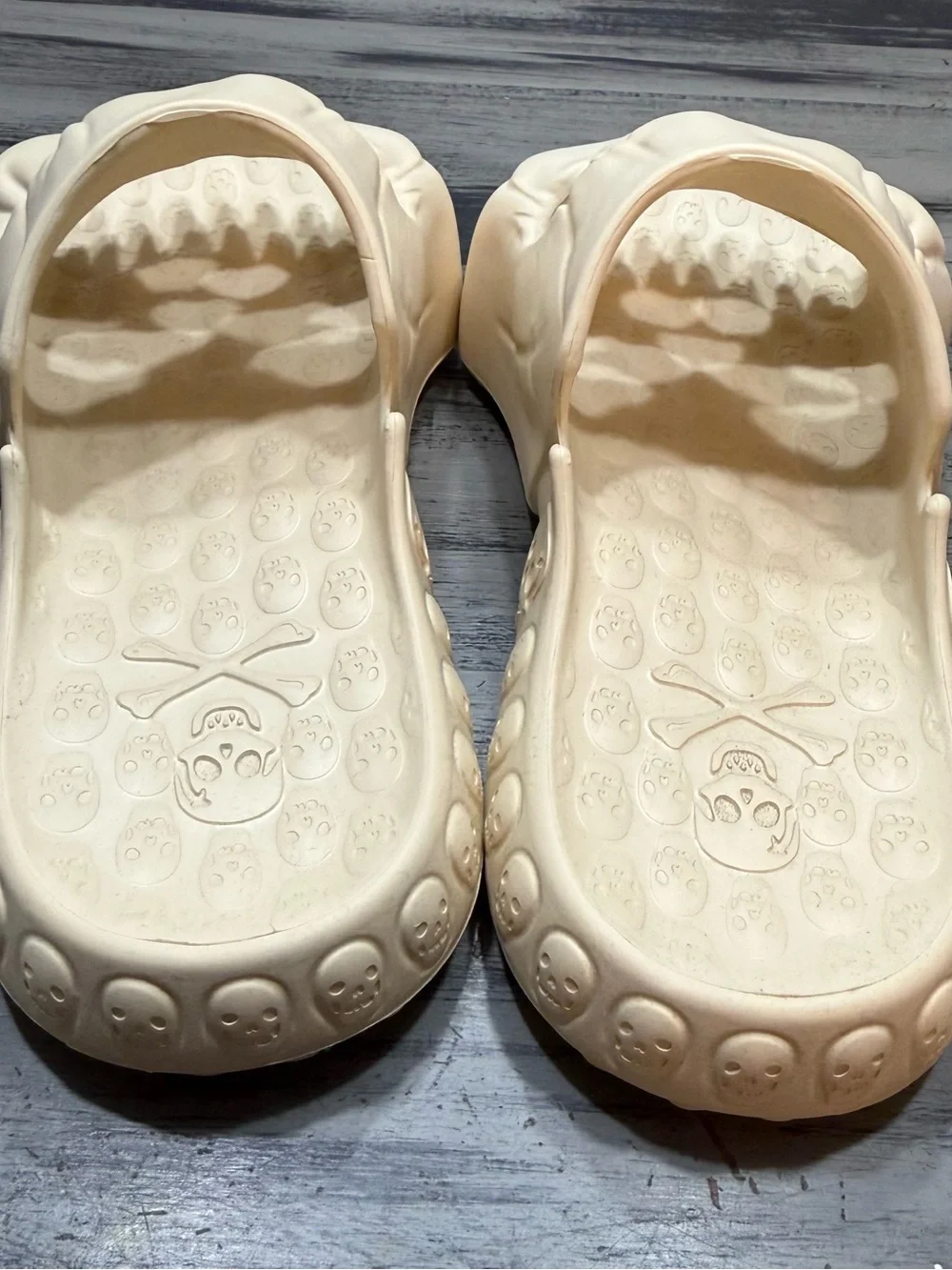☠️ Men’s Size 12 Skull Slide Sandals in Cream New without Tags 💀 - Picture 10 of 10